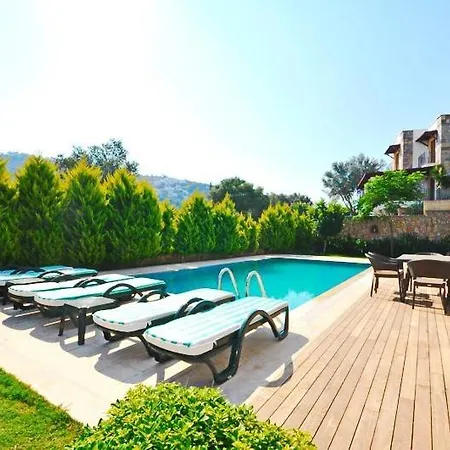 Sleeps 10 With Pool Air Con And Wifi