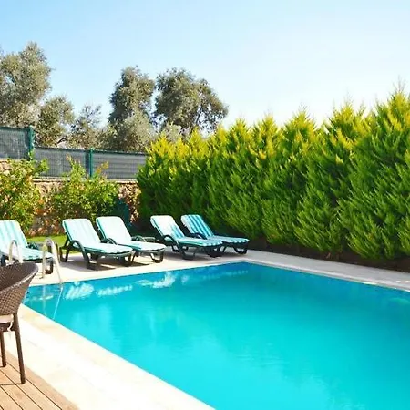 Sleeps 10 With Pool Air Con And Wifi *